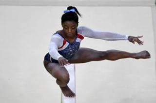 Simone Biles feet photo thumbnail