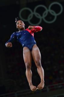 Simone Biles feet photo thumbnail