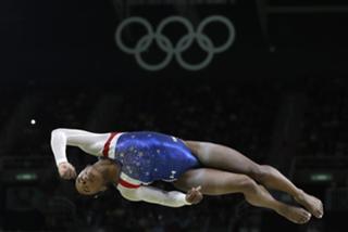 Simone Biles feet photo thumbnail