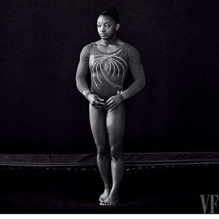 Simone Biles feet photo thumbnail