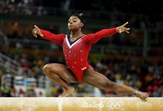 Simone Biles feet photo thumbnail