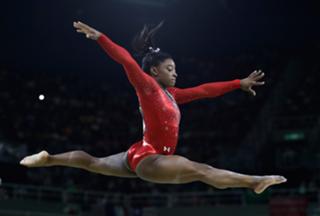 Simone Biles feet photo thumbnail