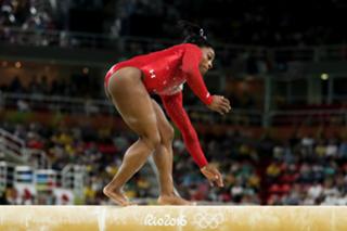 Simone Biles feet photo thumbnail