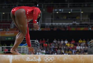 Simone Biles feet photo thumbnail