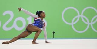 Simone Biles feet photo thumbnail
