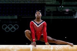 Simone Biles feet photo thumbnail