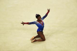 Simone Biles feet photo thumbnail