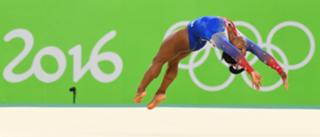 Simone Biles feet photo thumbnail