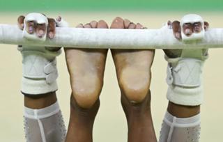 Simone Biles feet photo thumbnail