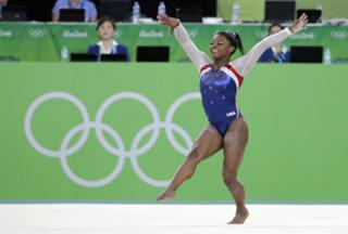 Simone Biles feet photo thumbnail