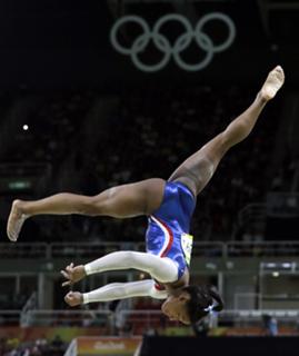 Simone Biles feet photo thumbnail