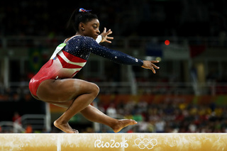 Simone Biles feet photo thumbnail