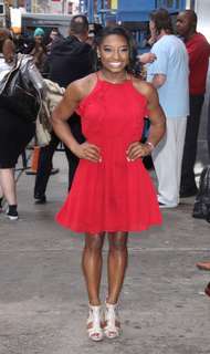 Simone Biles feet photo thumbnail