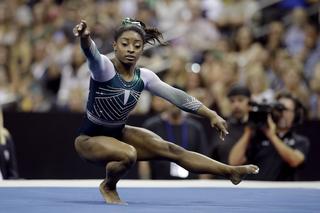 Simone Biles feet photo thumbnail