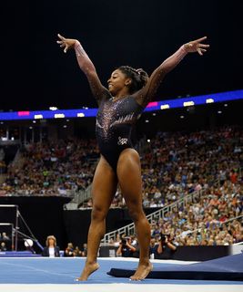 Simone Biles feet photo thumbnail