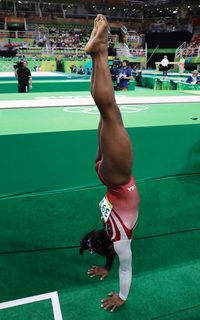 Simone Biles feet photo thumbnail