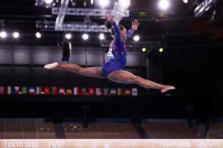 Simone Biles feet photo thumbnail