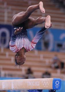 Simone Biles feet photo thumbnail