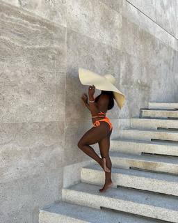 Simone Biles feet photo thumbnail