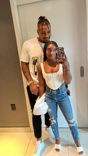 Simone Biles feet photo thumbnail