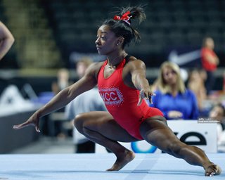 Simone Biles feet photo thumbnail