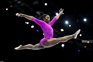 Simone Biles feet photo thumbnail