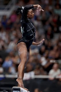 Simone Biles feet photo thumbnail