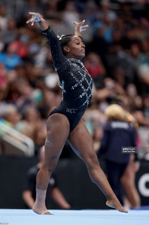 Simone Biles feet photo thumbnail