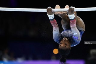 Simone Biles feet photo thumbnail