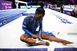 Simone Biles feet photo thumbnail