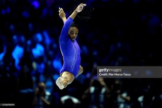 Simone Biles feet photo thumbnail