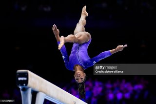 Simone Biles feet photo thumbnail