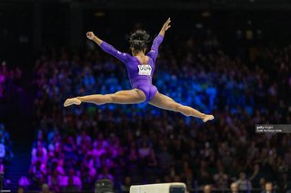 Simone Biles feet photo thumbnail