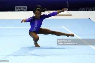 Simone Biles feet photo thumbnail