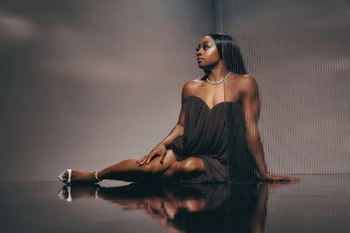 Simone Biles feet photo thumbnail