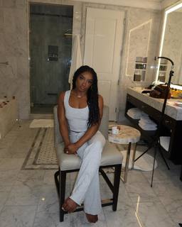 Simone Biles feet photo thumbnail