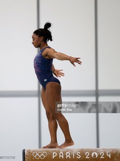 Simone Biles feet photo thumbnail