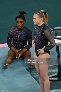 Simone Biles feet photo thumbnail