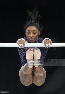 Simone Biles feet photo thumbnail