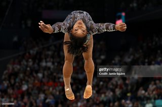Simone Biles feet photo thumbnail