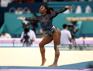 Simone Biles feet photo thumbnail