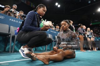 Simone Biles feet photo thumbnail