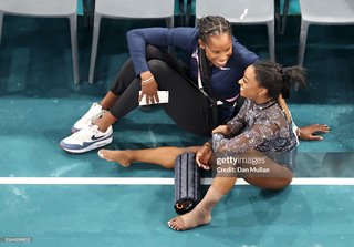 Simone Biles feet photo thumbnail