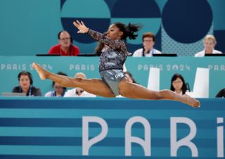 Simone Biles feet photo thumbnail
