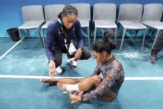 Simone Biles feet photo thumbnail