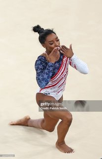 Simone Biles feet photo thumbnail