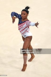 Simone Biles feet photo thumbnail