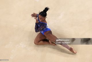 Simone Biles feet photo thumbnail