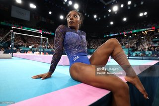 Simone Biles feet photo thumbnail