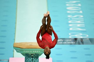 Simone Biles feet photo thumbnail